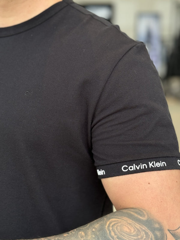 Camiseta Calvin Klein Punho Logo Masculino