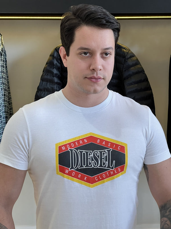 Camiseta Diesel T-DIEGOR-E14 Estampa Frontal Masculino