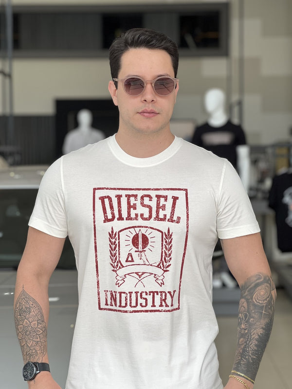 Camiseta Diesel Quadro Lettering Assinatura Aveludado Masculino